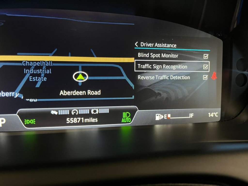 USED 2015 65 JAGUAR XJ 3.0d V6 Portfolio Saloon 4dr Diesel Auto Euro 6 (s/s) (300 ps) 