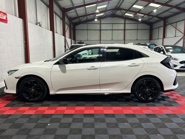 2017 HONDA CIVIC 1.0 VTEC Turbo EX Hatchback 5dr Petrol Manual Euro 6 (s/s) (129 ps) - Photo 9