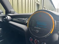 USED 2015 15 MINI HATCH 2.0 John Cooper Works Hatchback 3dr Petrol Auto Euro 6 (s/s) (231 ps) CHILI & MEDIA PACK HEADS UP
