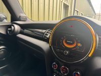 USED 2015 15 MINI HATCH 2.0 John Cooper Works Hatchback 3dr Petrol Auto Euro 6 (s/s) (231 ps) CHILI & MEDIA PACK HEADS UP