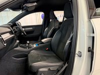 USED 2020 70 VOLVO XC40 1.5 T3 R-Design SUV 5dr Petrol Manual Euro 6 (s/s) (163 ps)+1 OWNER FROM NEW+2 KEYS+FSH+MEDIA+BLUETOOTH+NAVIGATION+PARK CONTROL+PRIVACY+HALF LEATHER SEATS+18 INCH ALLOYS 2 KEYS+1 OWNER FROM NEW+FSH+HALF LEATHER SEATS+18" ALLOYS+MEDIA+BLUETOOTH+PRIVACY+CLIMATE+NAV+BLUETOOTH+USB+AUX+DAB+PARKING SENSORS+CRUISE+HPI CLEAR