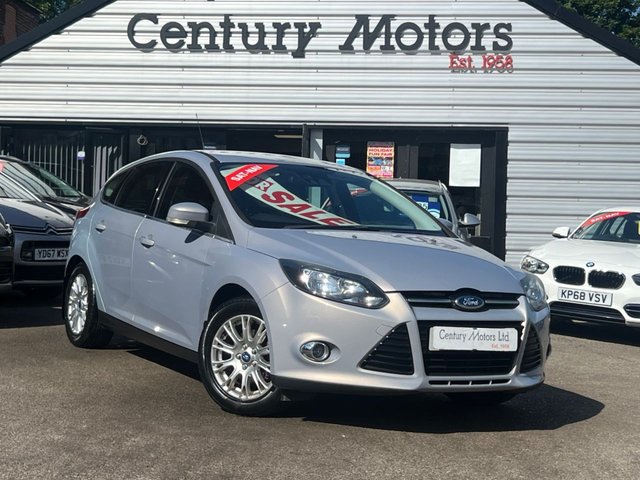 2012 61 Ford Focus 1.6 Titanium Hatchback 5dr Petrol Manual Euro 5 (125 ps)
