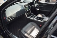 USED 2019 19 JAGUAR XE 2.0 P250i R-Dynamic SE Saloon 4dr Petrol Auto Euro 6 (s/s) (250 ps) PAN ROOF / BLACK PACK / MATRIX