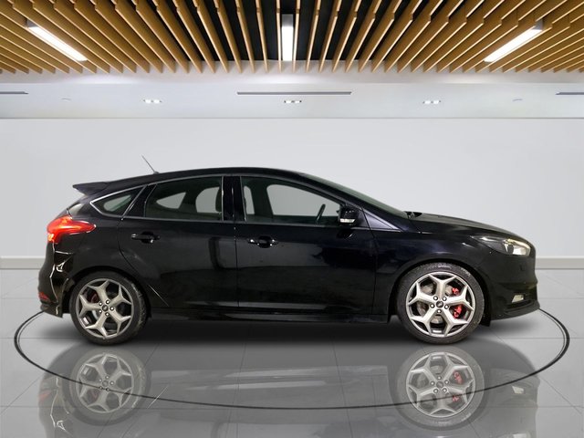 2017 Ford Focus 2L St-3 5dr - Photo 9