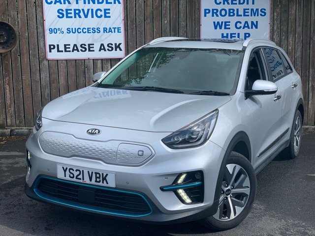 2021 21 KIA NIRO 64kWh 4+ SUV 5dr Electric Auto (201 bhp)+1 OWNER FROM NEW+SUNROOF+LEATHER SEATS+DIGITAL DASH+MEDIA+NAVIGATION+BLUETOOTH+CLIMATE+PRIVACY 1 OWNER FROM NEW+DIGITAL DASH+FULL LEATHER SEATS+PARK CONTROL+NAV+PRIVACY+SUNROOF+CLIMATE+BLUETOOTH+MEDIA+USB+AUX+DAB+ALLOYS+CRUISE+HEATED SEATS+HPI CLEAR