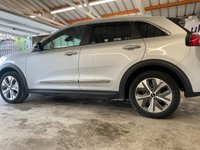 USED 2021 21 KIA NIRO 64kWh 4+ SUV 5dr Electric Auto (201 bhp)+1 OWNER FROM NEW+SUNROOF+LEATHER SEATS+DIGITAL DASH+MEDIA+NAVIGATION+BLUETOOTH+CLIMATE+PRIVACY 1 OWNER FROM NEW+DIGITAL DASH+FULL LEATHER SEATS+PARK CONTROL+NAV+PRIVACY+SUNROOF+CLIMATE+BLUETOOTH+MEDIA+USB+AUX+DAB+ALLOYS+CRUISE+HEATED SEATS+HPI CLEAR