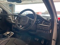 USED 2021 21 KIA NIRO 64kWh 4+ SUV 5dr Electric Auto (201 bhp)+1 OWNER FROM NEW+SUNROOF+LEATHER SEATS+DIGITAL DASH+MEDIA+NAVIGATION+BLUETOOTH+CLIMATE+PRIVACY 1 OWNER FROM NEW+DIGITAL DASH+FULL LEATHER SEATS+PARK CONTROL+NAV+PRIVACY+SUNROOF+CLIMATE+BLUETOOTH+MEDIA+USB+AUX+DAB+ALLOYS+CRUISE+HEATED SEATS+HPI CLEAR