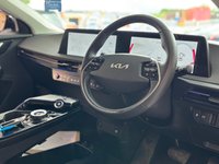 USED 2022 22 KIA EV6 77.4kWh Air Hatchback 5dr Electric Auto (225 bhp)+1 OWNER FROM NEW+2 KEYS+FSH+2 CABLES+FULL LEATHER SEATS+MEDIA+NAVIGATION+BLUETOOTH+DIGITAL DASH 2 KEYS+1 OWNER FROM NEW+FSH+2 CABLES+FULL LEATHER SEATS+CLIMATE+19" ALLOYS+PREMIUM PAINT+PARK CONTROL+CAMERA+NAV+BLUETOOTH+MEDIA+APPS+CRUISE+HEATED FRONT SEATS+HPI CLEAR