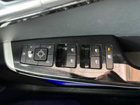 USED 2022 22 KIA EV6 77.4kWh Air Hatchback 5dr Electric Auto (225 bhp)+1 OWNER FROM NEW+2 KEYS+FSH+2 CABLES+FULL LEATHER SEATS+MEDIA+NAVIGATION+BLUETOOTH+DIGITAL DASH 2 KEYS+1 OWNER FROM NEW+FSH+2 CABLES+FULL LEATHER SEATS+CLIMATE+19" ALLOYS+PREMIUM PAINT+PARK CONTROL+CAMERA+NAV+BLUETOOTH+MEDIA+APPS+CRUISE+HEATED FRONT SEATS+HPI CLEAR