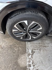 USED 2022 22 KIA EV6 77.4kWh Air Hatchback 5dr Electric Auto (225 bhp)+1 OWNER FROM NEW+2 KEYS+FSH+2 CABLES+FULL LEATHER SEATS+MEDIA+NAVIGATION+BLUETOOTH+DIGITAL DASH 2 KEYS+1 OWNER FROM NEW+FSH+2 CABLES+FULL LEATHER SEATS+CLIMATE+19" ALLOYS+PREMIUM PAINT+PARK CONTROL+CAMERA+NAV+BLUETOOTH+MEDIA+APPS+CRUISE+HEATED FRONT SEATS+HPI CLEAR