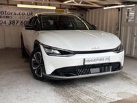 USED 2022 22 KIA EV6 77.4kWh Air Hatchback 5dr Electric Auto (225 bhp)+1 OWNER FROM NEW+2 KEYS+FSH+2 CABLES+FULL LEATHER SEATS+MEDIA+NAVIGATION+BLUETOOTH+DIGITAL DASH 2 KEYS+1 OWNER FROM NEW+FSH+2 CABLES+FULL LEATHER SEATS+CLIMATE+19" ALLOYS+PREMIUM PAINT+PARK CONTROL+CAMERA+NAV+BLUETOOTH+MEDIA+APPS+CRUISE+HEATED FRONT SEATS+HPI CLEAR