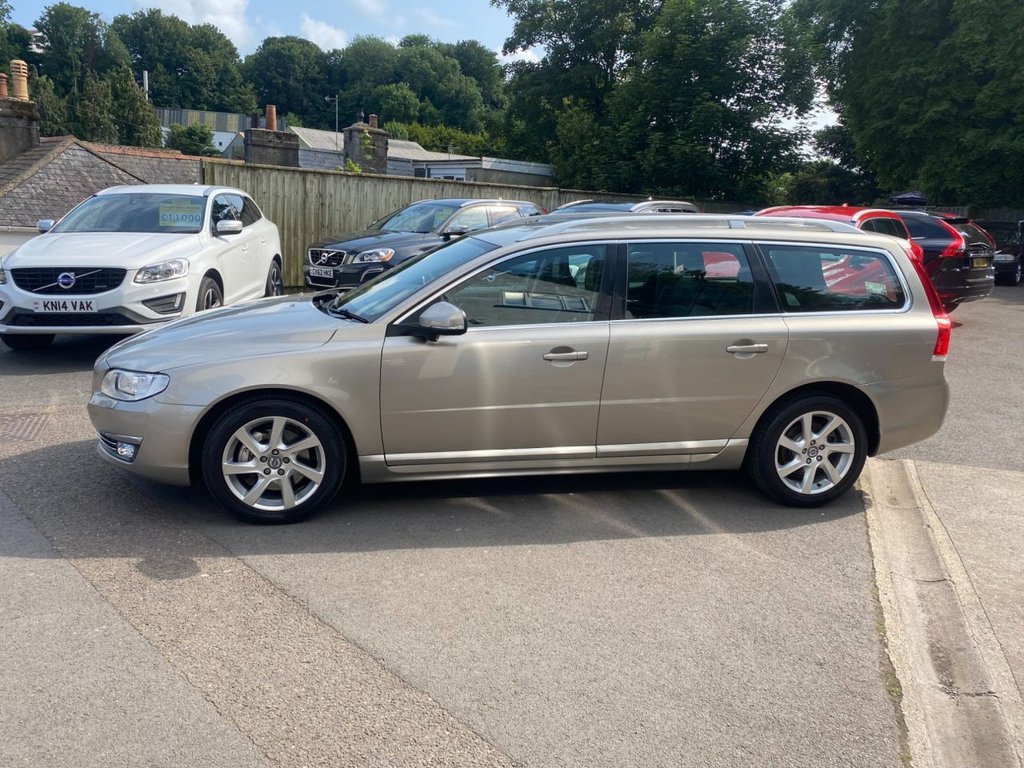 USED 2014 14 VOLVO V70 2.4 D5 SE Lux Estate 5dr Diesel Geartronic Euro 5 (215 ps) DRIVERS SUPPORT PACK / FAMILY PACK