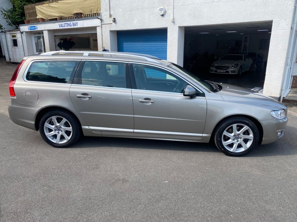 USED 2014 14 VOLVO V70 2.4 D5 SE Lux Estate 5dr Diesel Geartronic Euro 5 (215 ps) DRIVERS SUPPORT PACK / FAMILY PACK