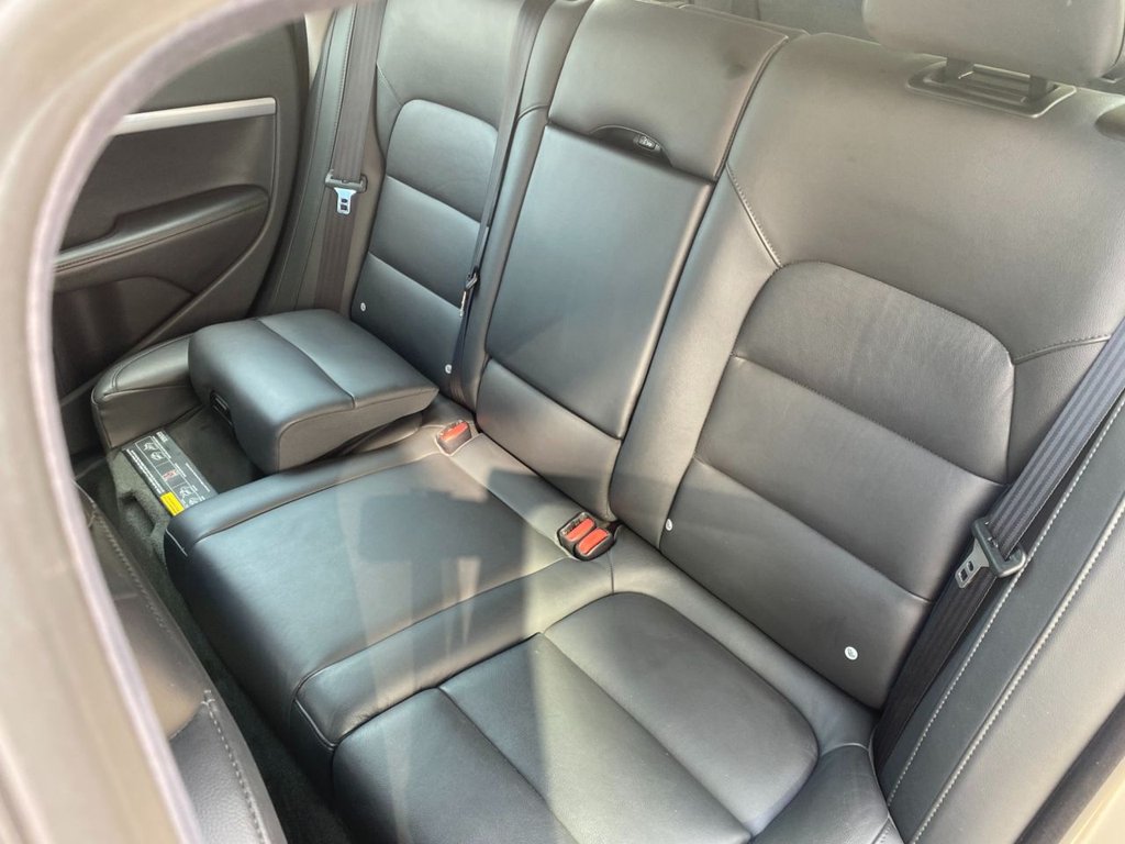 USED 2014 14 VOLVO V70 2.4 D5 SE Lux Estate 5dr Diesel Geartronic Euro 5 (215 ps) DRIVERS SUPPORT PACK / FAMILY PACK