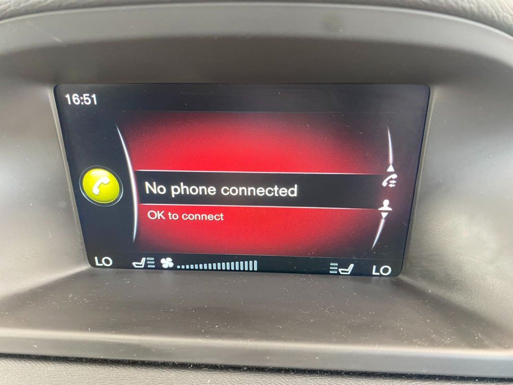 USED 2014 14 VOLVO V70 2.4 D5 SE Lux Estate 5dr Diesel Geartronic Euro 5 (215 ps) DRIVERS SUPPORT PACK / FAMILY PACK