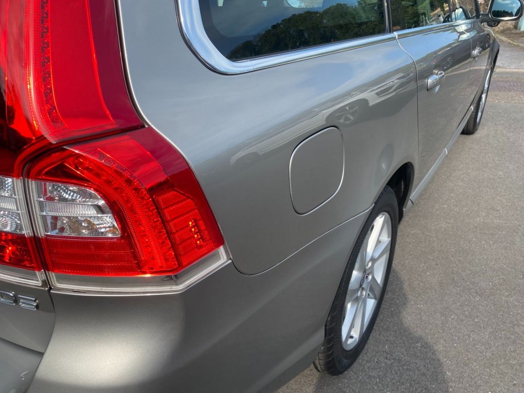USED 2014 14 VOLVO V70 2.4 D5 SE Lux Estate 5dr Diesel Geartronic Euro 5 (215 ps) DRIVERS SUPPORT PACK / FAMILY PACK