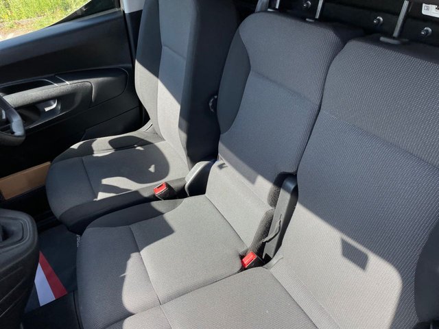 2020 Peugeot Partner 1.5L Professional 5dr - Photo 2