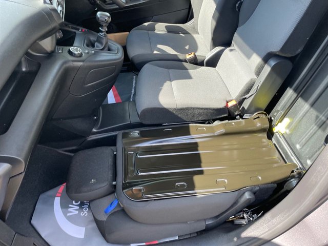 2020 Peugeot Partner 1.5L Professional 5dr - Photo 8