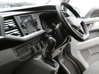 USED 2021 21 VOLKSWAGEN TRANSPORTER SHUTTLE 2.0 TDI SE Minibus Double Cab 5dr Diesel DSG LWB Euro 6 (s/s) (150 ps) 8 SEAT ANDROID APPLE CARPLAY AIR CON CRUISE CONTROL PARKING SENSORS 1 OWNER EXCELLENT SERVICE HISTORY WARRANTY