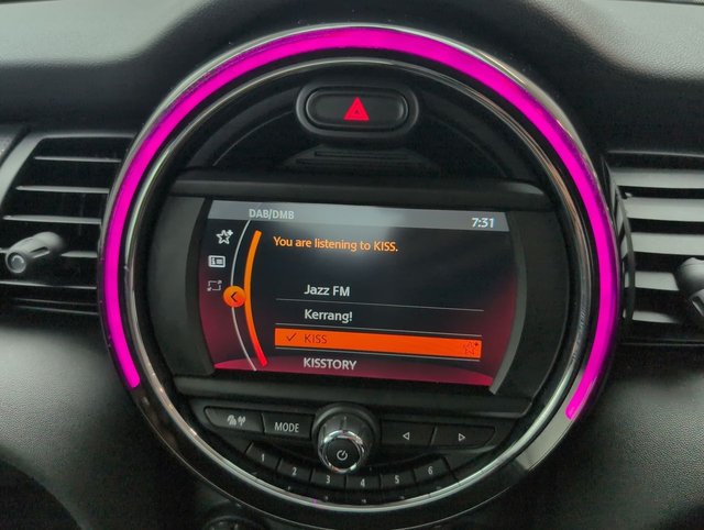 USED 2020 20 MINI Hatch 1.5 Cooper Classic Hatchback 5dr Petrol Steptronic Euro 6 (s/S) (136 Ps) - Sensors, Air Con, Bluetooth