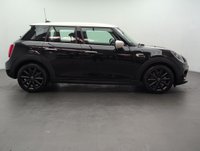 USED 2020 20 MINI Hatch 1.5 Cooper Classic Hatchback 5dr Petrol Steptronic Euro 6 (s/S) (136 Ps) - Sensors, Air Con, Bluetooth