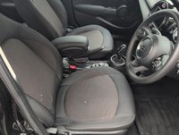 USED 2020 20 MINI Hatch 1.5 Cooper Classic Hatchback 5dr Petrol Steptronic Euro 6 (s/S) (136 Ps) - Sensors, Air Con, Bluetooth