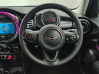 USED 2020 20 MINI Hatch 1.5 Cooper Classic Hatchback 5dr Petrol Steptronic Euro 6 (s/S) (136 Ps) - Sensors, Air Con, Bluetooth