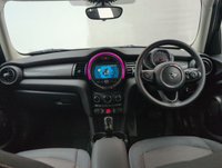 USED 2020 20 MINI Hatch 1.5 Cooper Classic Hatchback 5dr Petrol Steptronic Euro 6 (s/S) (136 Ps) - Sensors, Air Con, Bluetooth