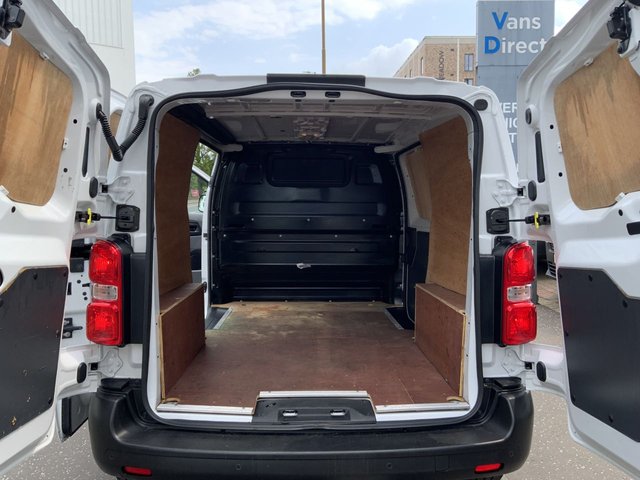 2022 Vauxhall Vivaro 2L Dynamic 6dr - Photo 12