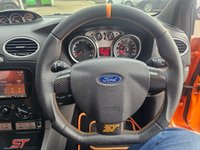 USED 2008 58 FORD FOCUS 2.5 SIV ST-2 Hatchback 5dr Petrol Manual (224 g/km, 221 bhp) 15 Main Dealer stamps
