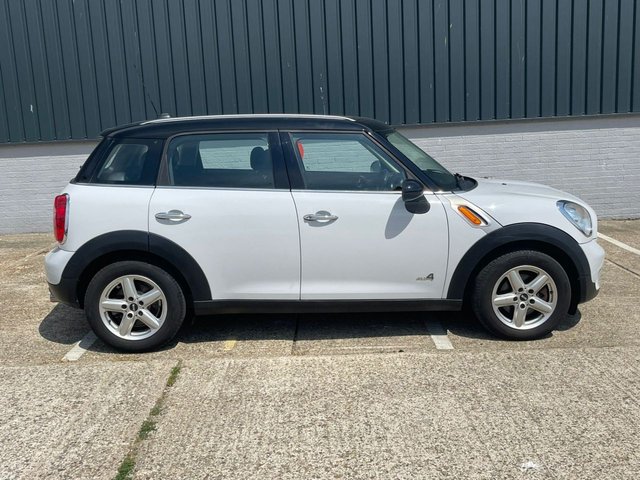 View our MINI COUNTRYMAN