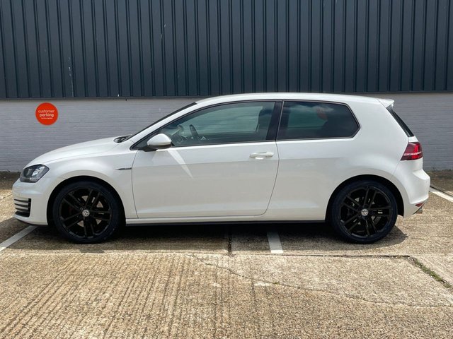 View our VOLKSWAGEN GOLF