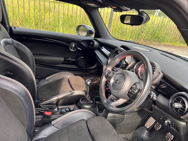 2020 MINI Hatch 2L John Cooper Works 3dr - Photo 2