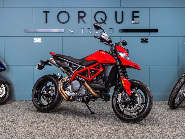 2024 74 Ducati Hypermotard 950 950 Naked Petrol Ducati Quick Shift 