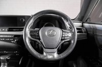 USED 2020 20 LEXUS ES 2.5 300h F Sport Saloon 4dr Petrol Hybrid E-CVT Euro 6 (s/s) (218 ps) +LEXUS WARRANTY UNTIL FEB 2026+
