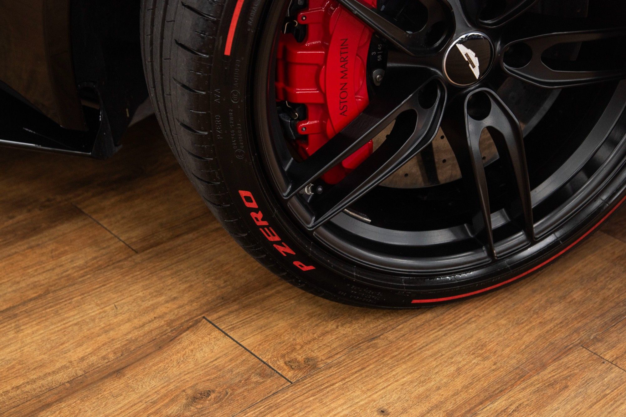 USED 2019 ASTON MARTIN DBS 5.2 V12 BiTurbo Superleggera TAG Heuer Edition 
