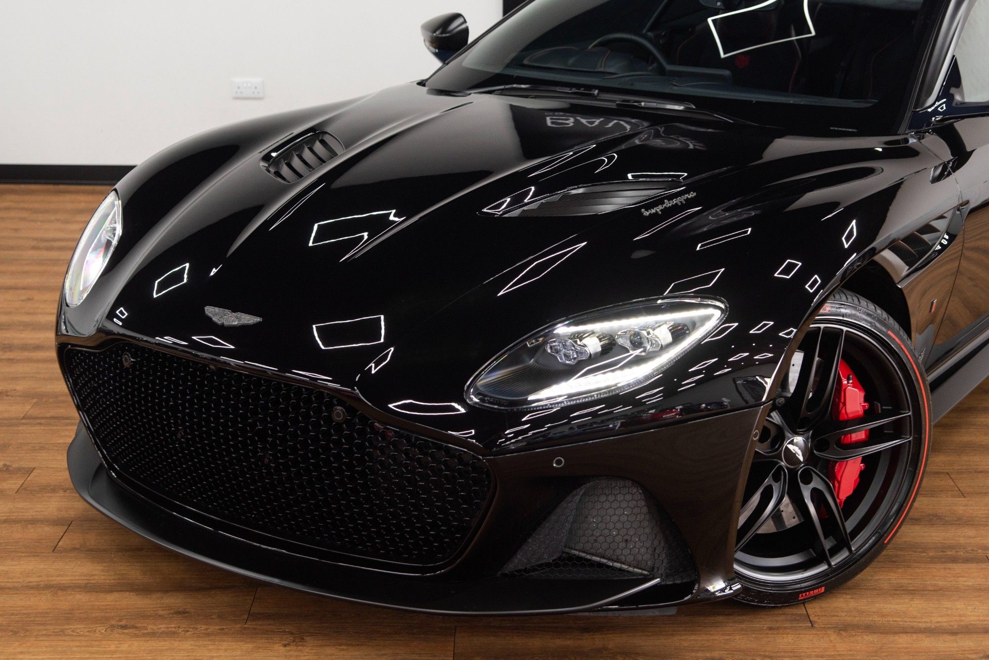 USED 2019 ASTON MARTIN DBS 5.2 V12 BiTurbo Superleggera TAG Heuer Edition 