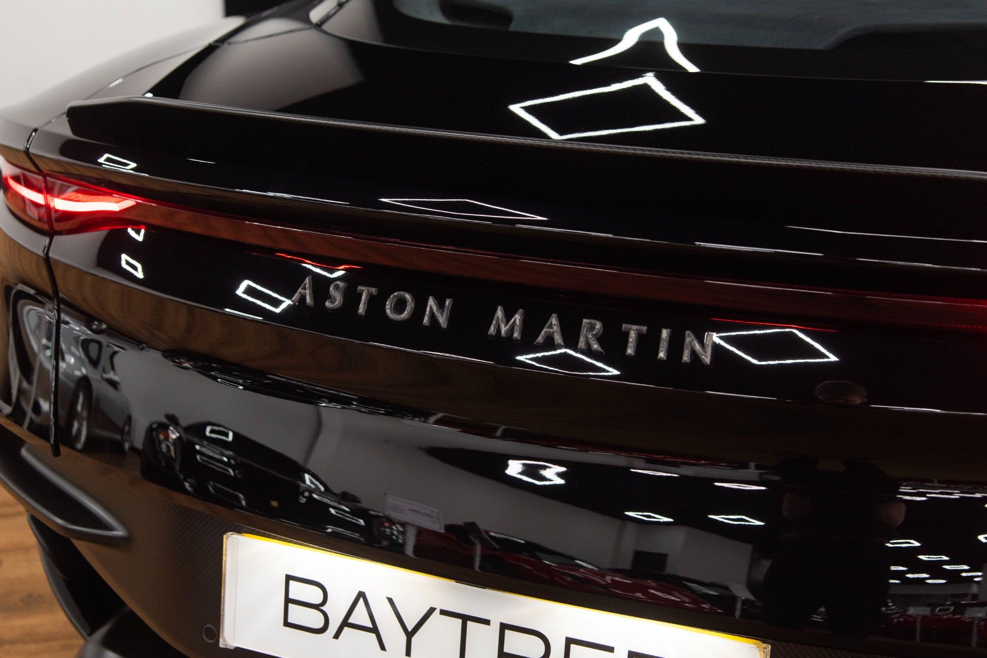 USED 2019 ASTON MARTIN DBS 5.2 V12 BiTurbo Superleggera TAG Heuer Edition 