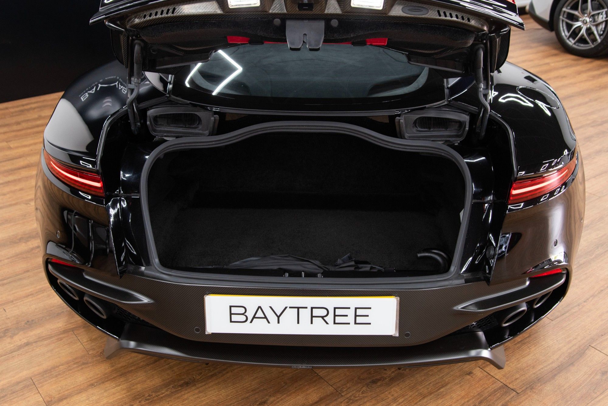 USED 2019 ASTON MARTIN DBS 5.2 V12 BiTurbo Superleggera TAG Heuer Edition 