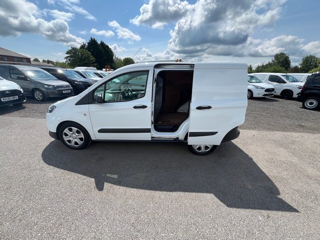 2018 Ford Transit Courier - Photo 10