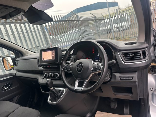2023 Renault Trafic 2L Sport+ 3dr - Photo 2