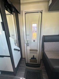 USED 2018 68 ROLLER TEAM ZEFIRO 685 4 BERTH & 4 TRAVEL SEATS LUXURY MOTORHOME ELECTRIC DROP DOWN BED
