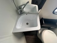 USED 2018 68 ROLLER TEAM ZEFIRO 685 4 BERTH & 4 TRAVEL SEATS LUXURY MOTORHOME ELECTRIC DROP DOWN BED