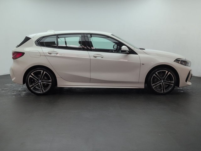USED 2022 22 BMW 1 Series 1.5 118i M Sport (lcp) Hatchback 5dr Petrol Manual Euro 6 (s/S) (136 Ps) - Heated Seats + Cruise Control