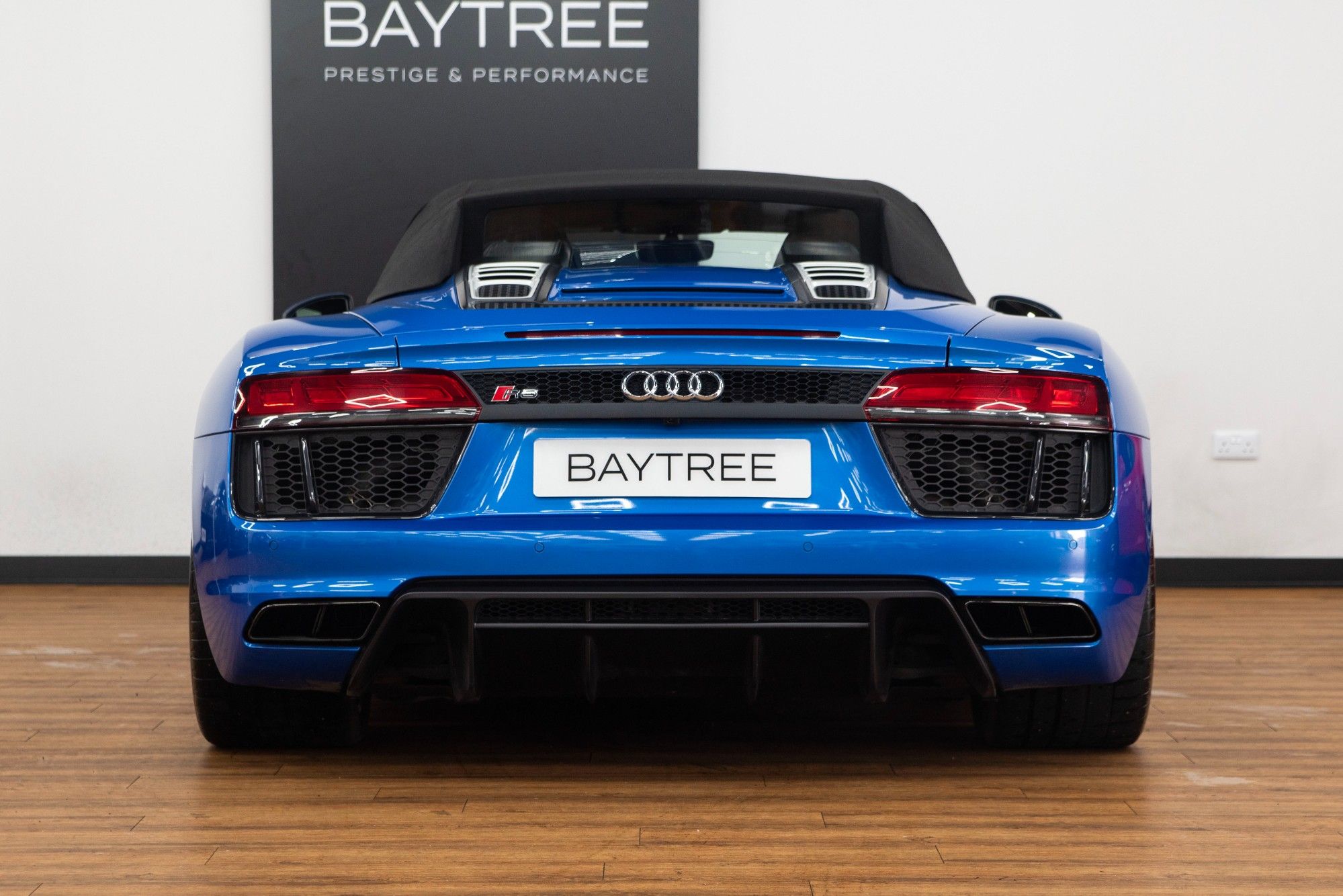 USED 2017 AUDI R8 5.2 FSI V10 Spyder 