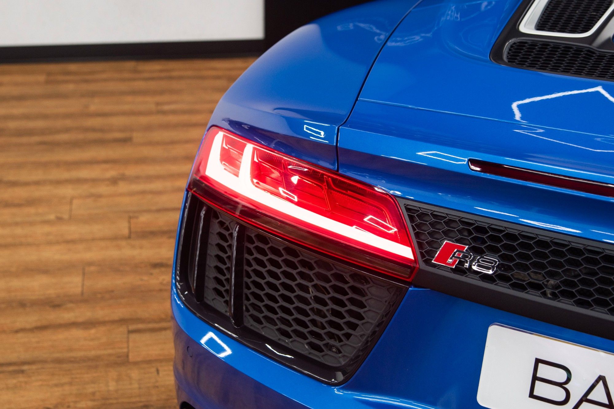 USED 2017 AUDI R8 5.2 FSI V10 Spyder 