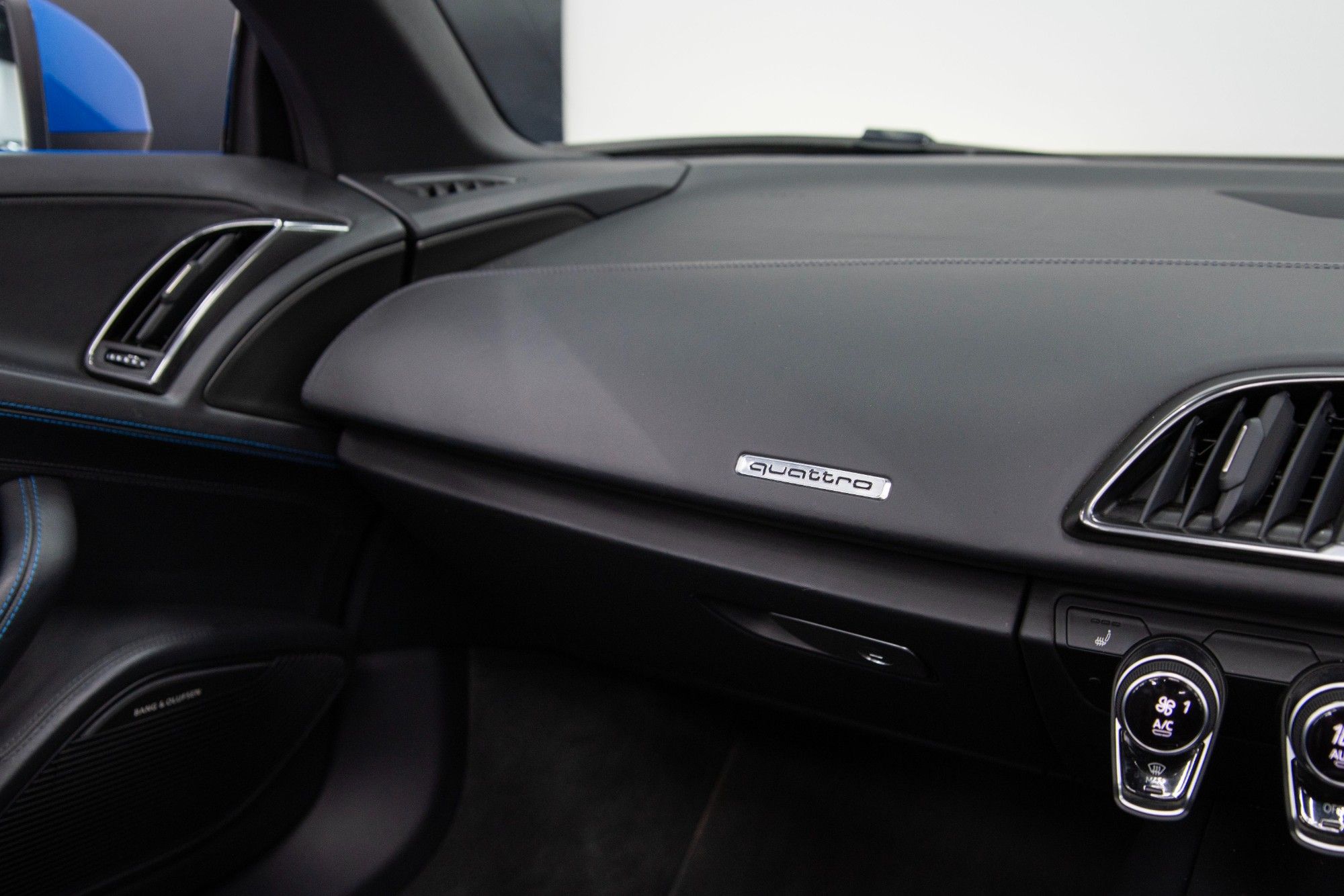 USED 2017 AUDI R8 5.2 FSI V10 Spyder 