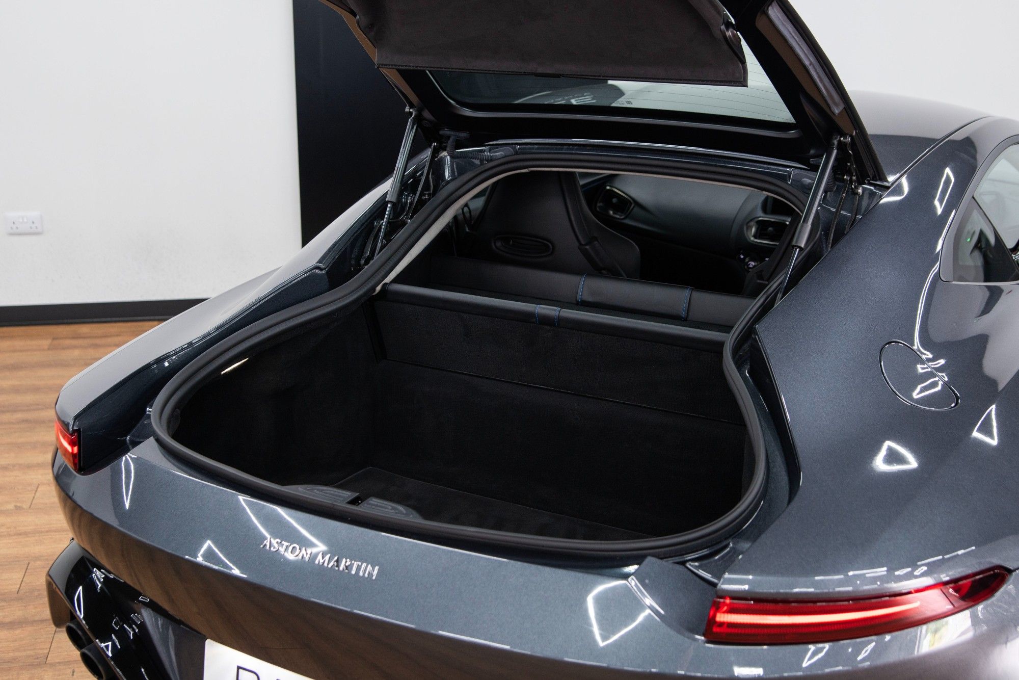 USED 2019 ASTON MARTIN VANTAGE 4.0 V8 Coupe 