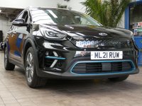 USED 2021 21 KIA NIRO 64kWh 4+ SUV 5dr Electric Auto (201 bhp) STUNNING EXAMPLE MASSIVE SPEC SAT NAV LEATHER SUNROOF REAR VIEW CAMERA HEATED SEATS HEATED STEERING WHEEL VENTILATED SEATS CRUISE CONTROL PARKING SENSORS 1 OWNER EXCELLENT SERVICE HISTORY KIA WARRANTY