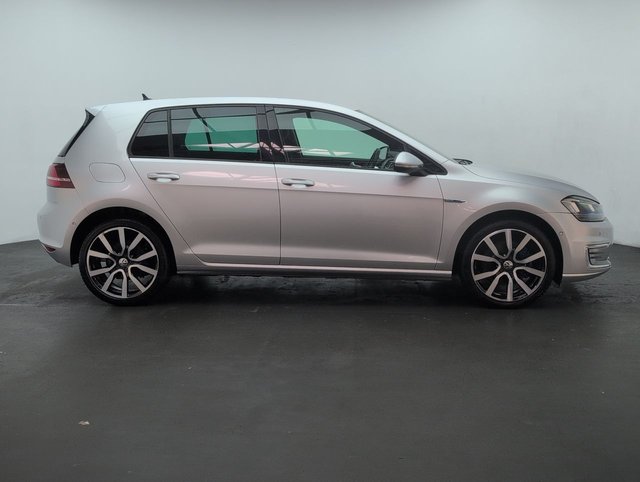 USED 2015 65 Volkswagen Golf 1.4 TSI Gte Nav Hatchback 5dr Petrol Plug-In Hybrid DSg Euro 6 (s/S) (204 Ps) - Sat Nav, Reverse Cam, Privacy